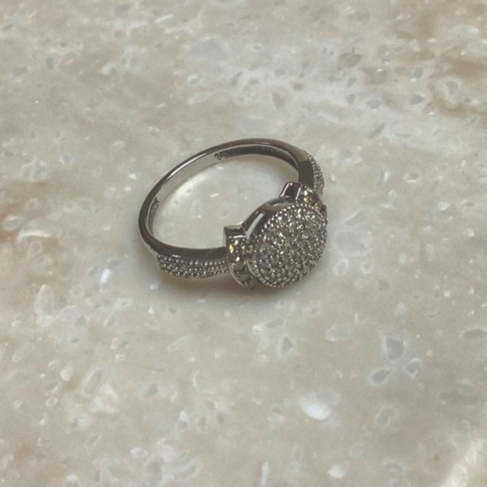 😍14 Kt White Gold & Diamond Ring 😍 NWOT